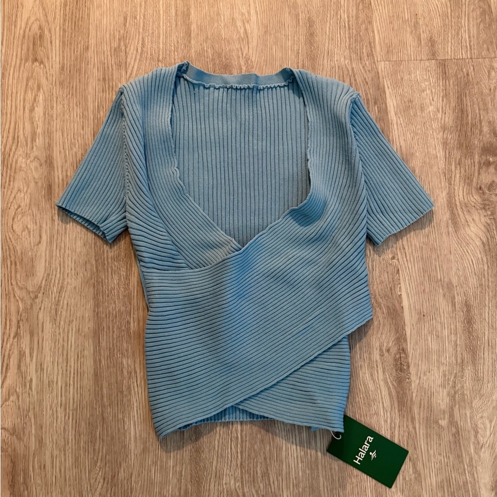 nwt halara wrap top
